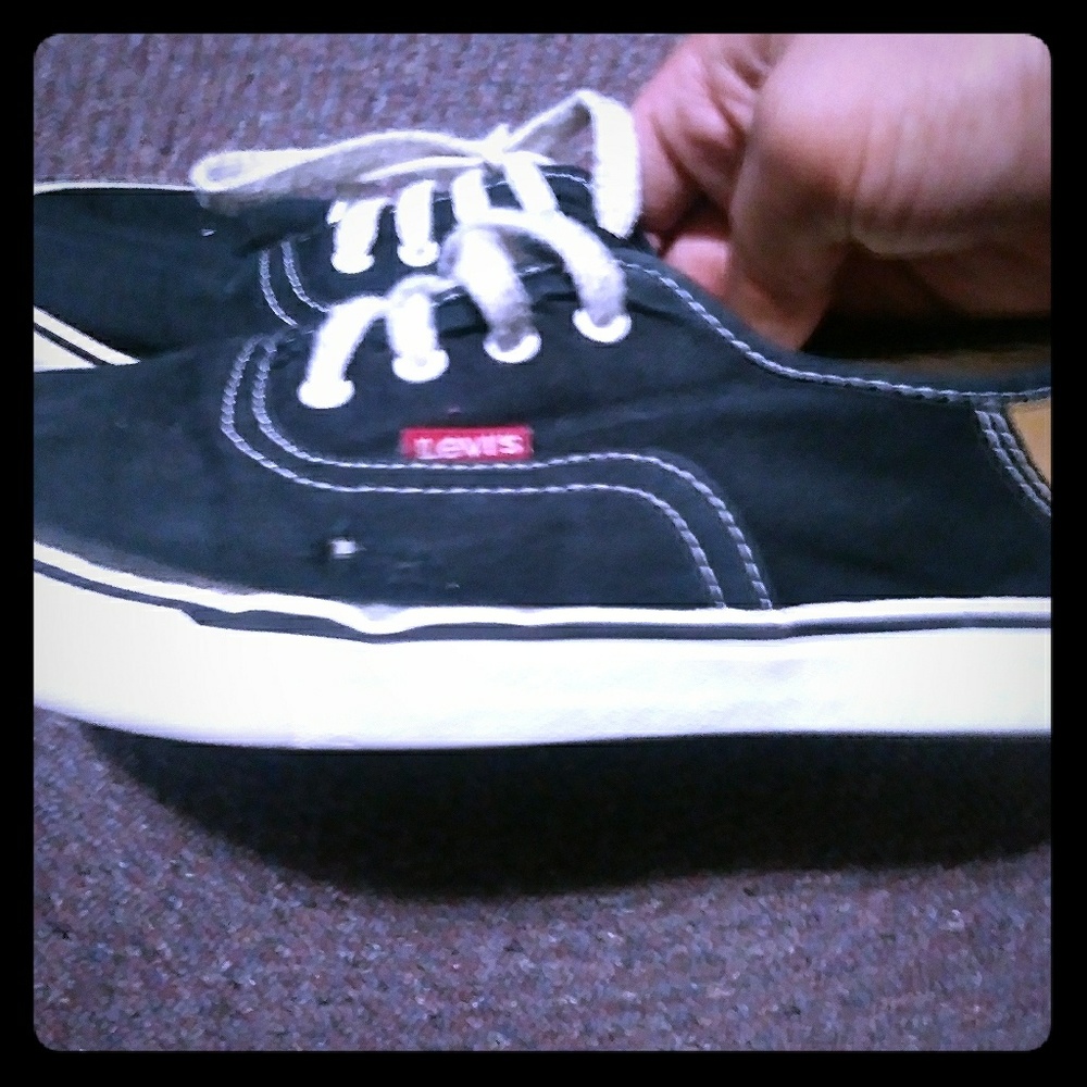 Levis shoes size 7
